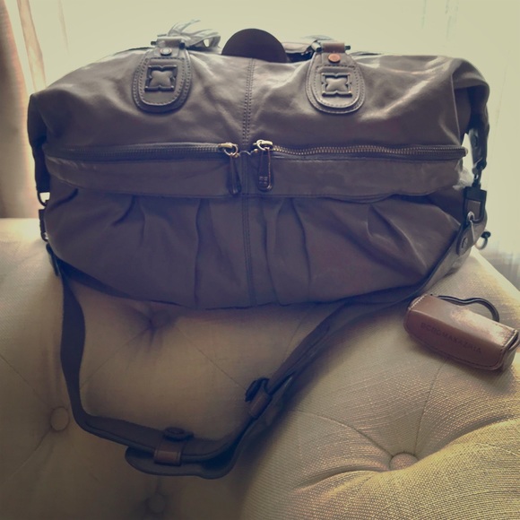 BCBG MaxAzria Vermillion satchel- gray /💯% leather - Picture 1 of 8